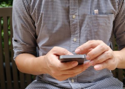 A person holding a cell phone